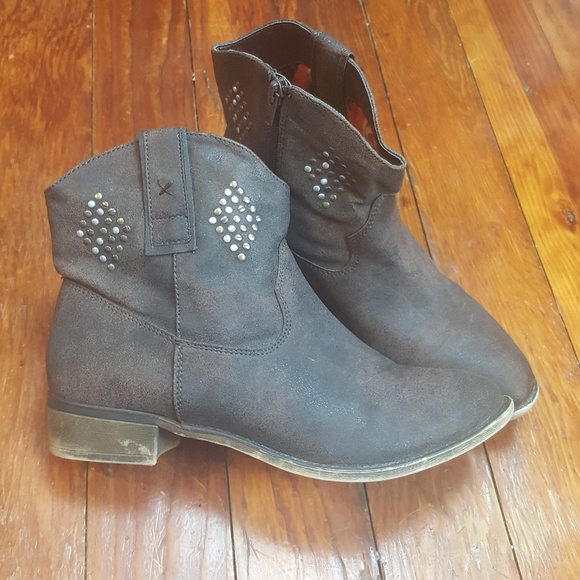 Dress Barn Shoes - 🔥 Dress barn booties heeled size 9m